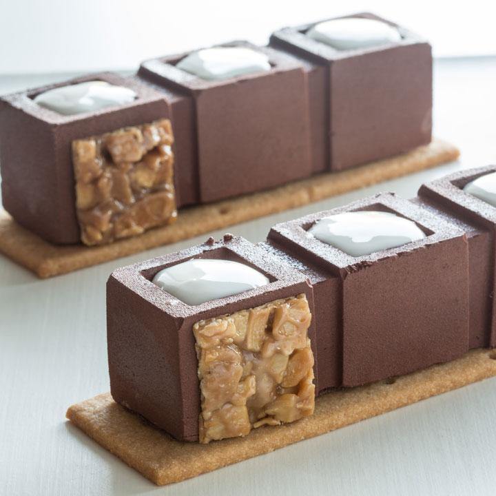 LILLY MILK CHOCOLATE 30% IRCA ΜΠΑΒΑΡΟΥΑΖ IRCA